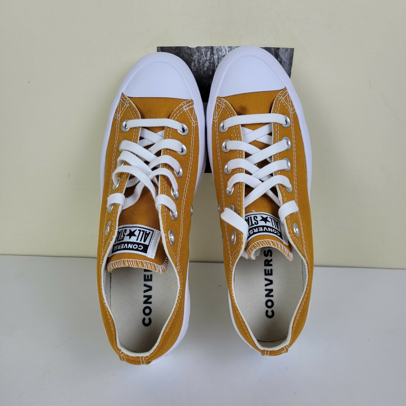 yellow converse lugged
