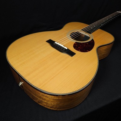 Eastman E3OME-DLX Deluxe OM Electric Acoustic Guitar With Gig Bag