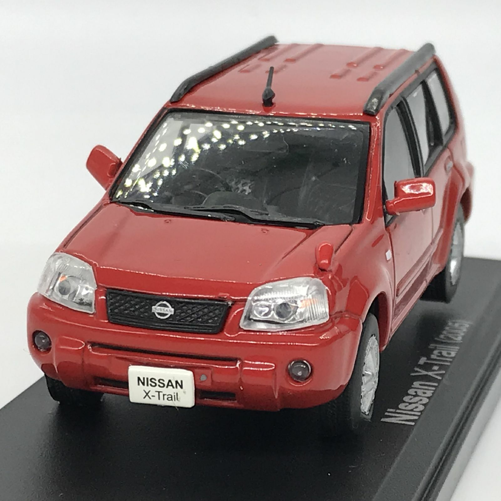 Mini Car Nissan X-Trail 2005 Red 1/43 Scale Box Display Diecast