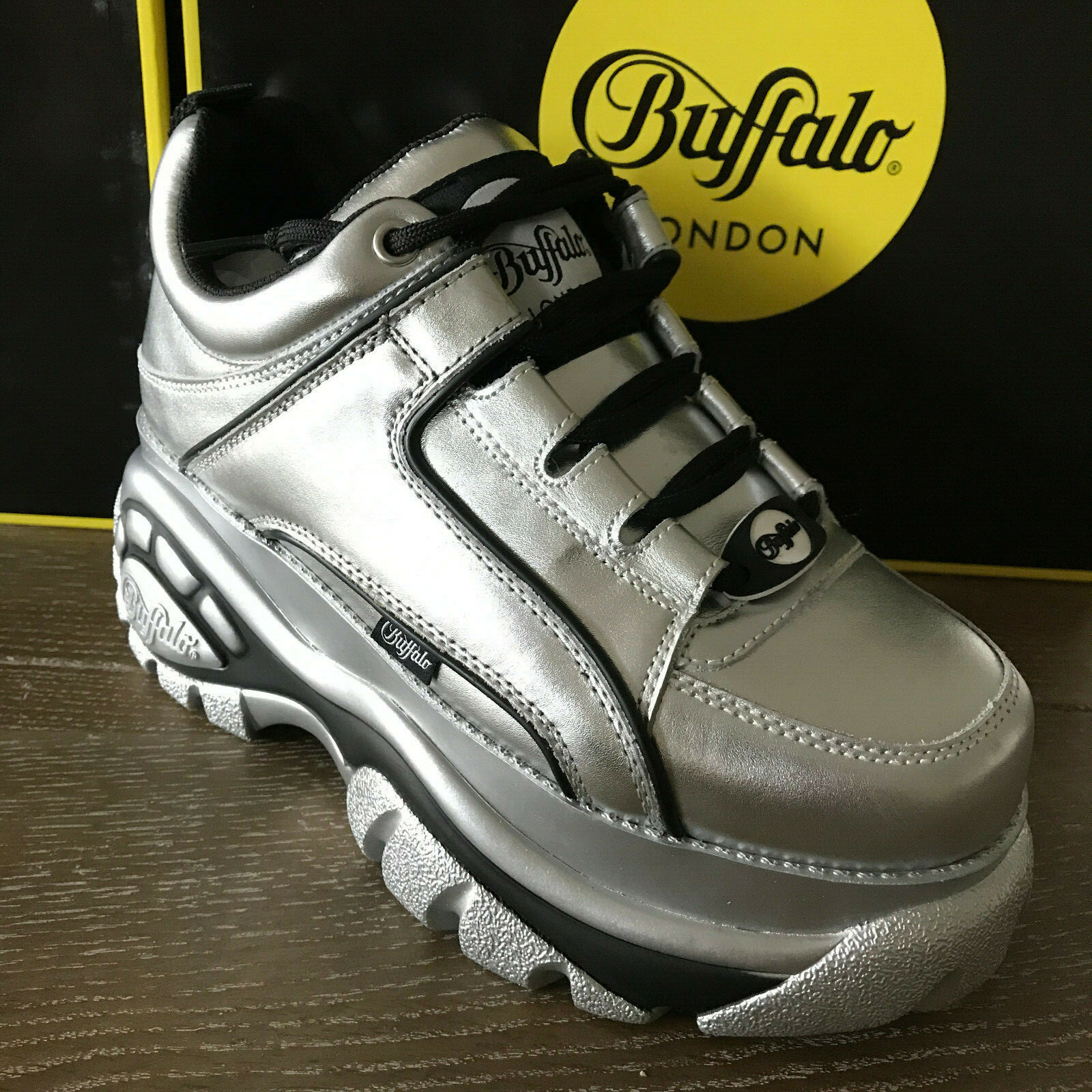 ★Buffalo LONDON★ 厚底 ローカット スニーカー Buffalo LONDON(バッファローロンドン) スニーカー(レディース