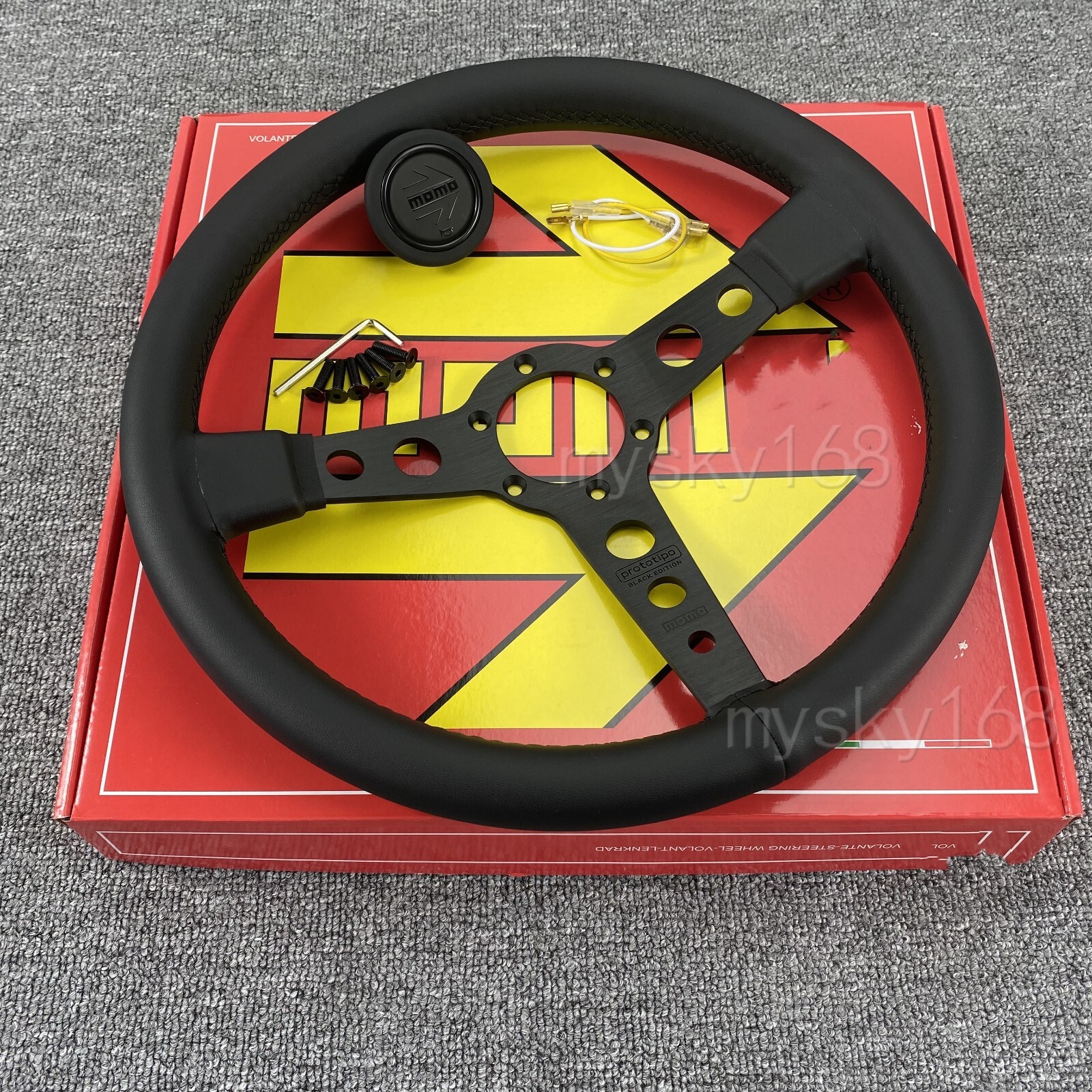 MOMO prototipo P5 Black Edition 350mm 14' Genuine Leather