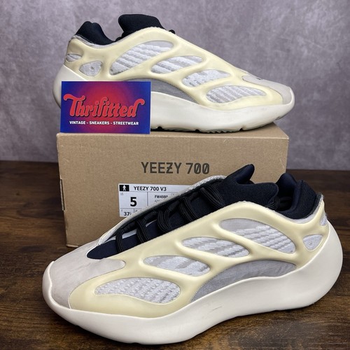 【本物保証 /関税・送料無料】adidas YEEZY 700 V3 adidas-yeezy-700-v3-mono-