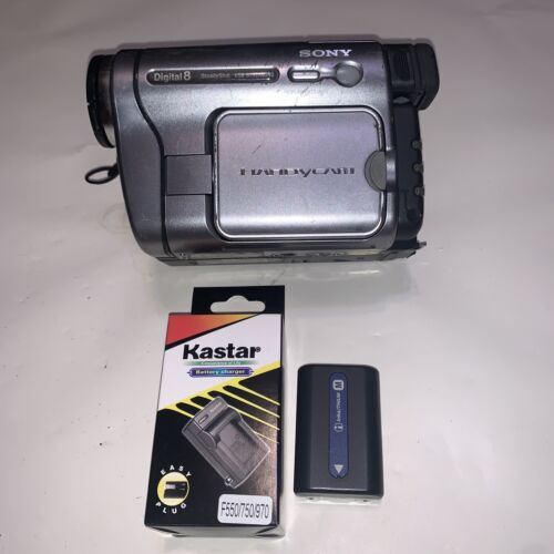 Sony Handycam DCR-TRV280 Camcorder NTSC Digital8 Camera Sony Handycam DCR-TRV280 Camcorder NTSC Digital8 Camera
