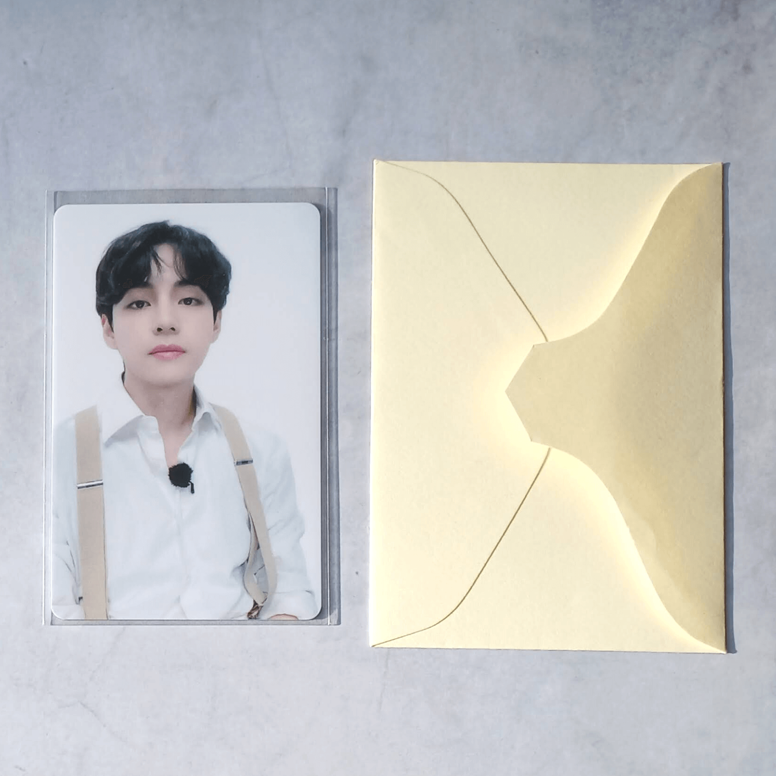 BTS HYBE INSIGHT Museum Lucky Draw Photo Card Offline