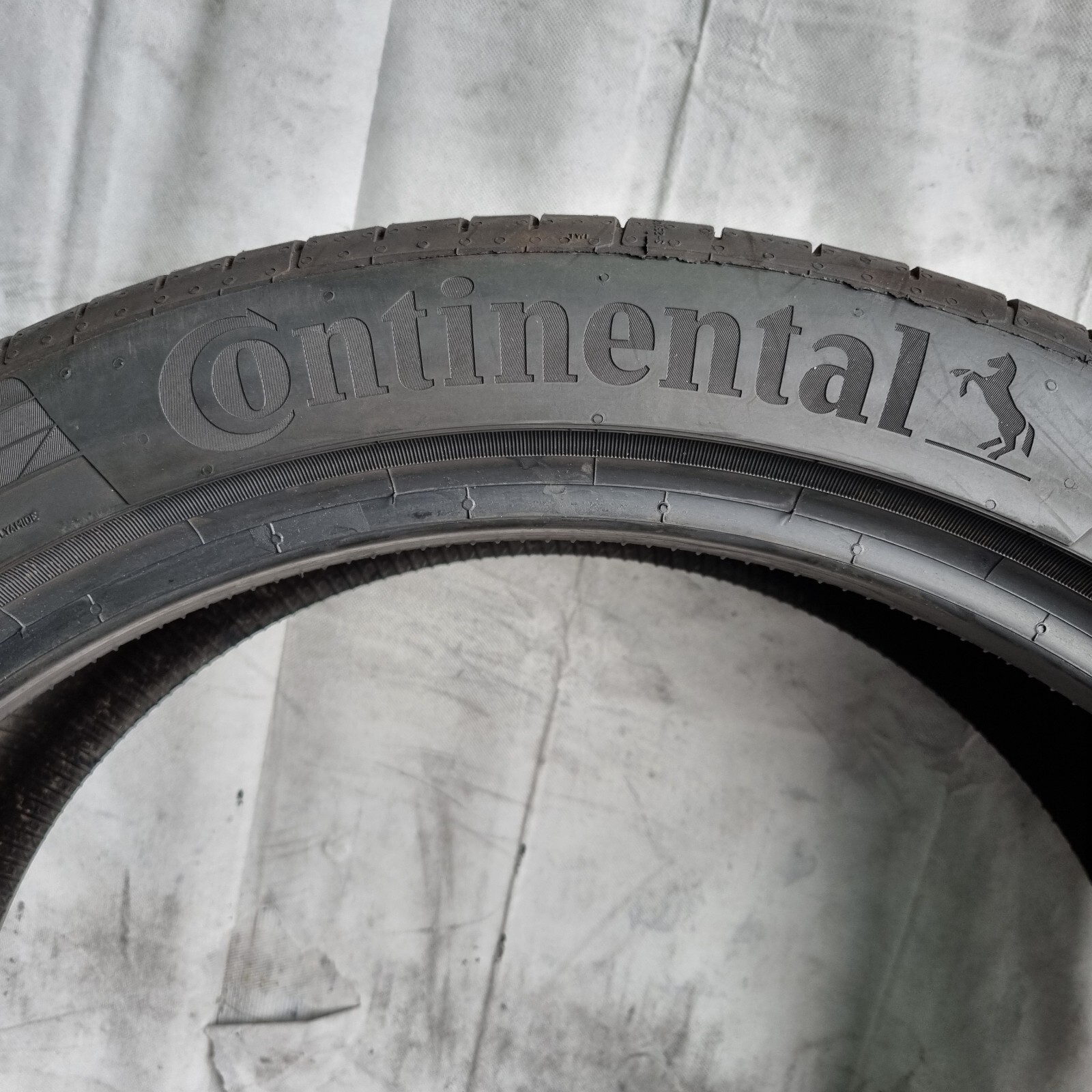255 40 ZR 21 x1 Continental 102Y MO Part Worn Used Tyre 25540ZR21