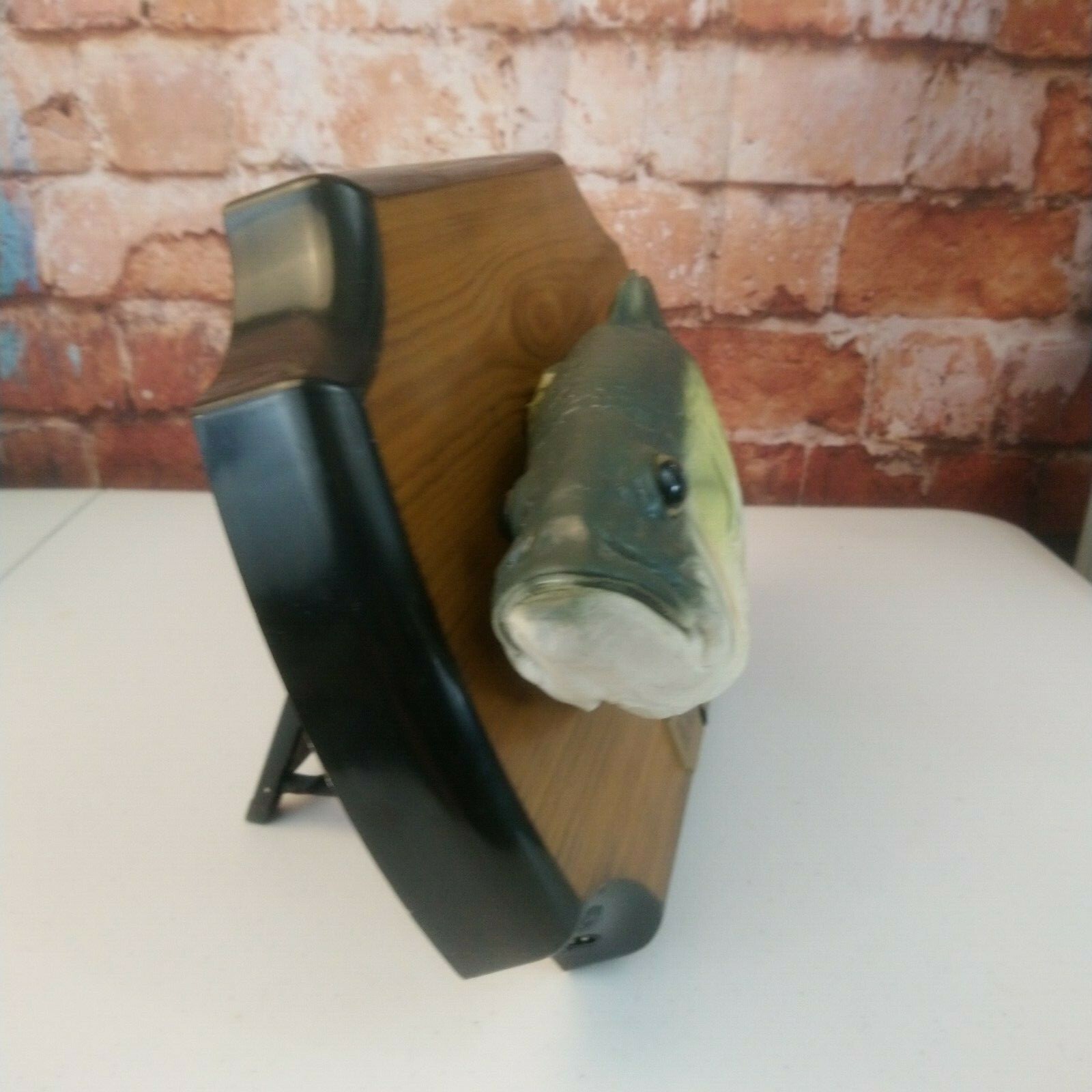 VTG 1999 Billy Big Mouth Bass Singing Fish Wall Plaque