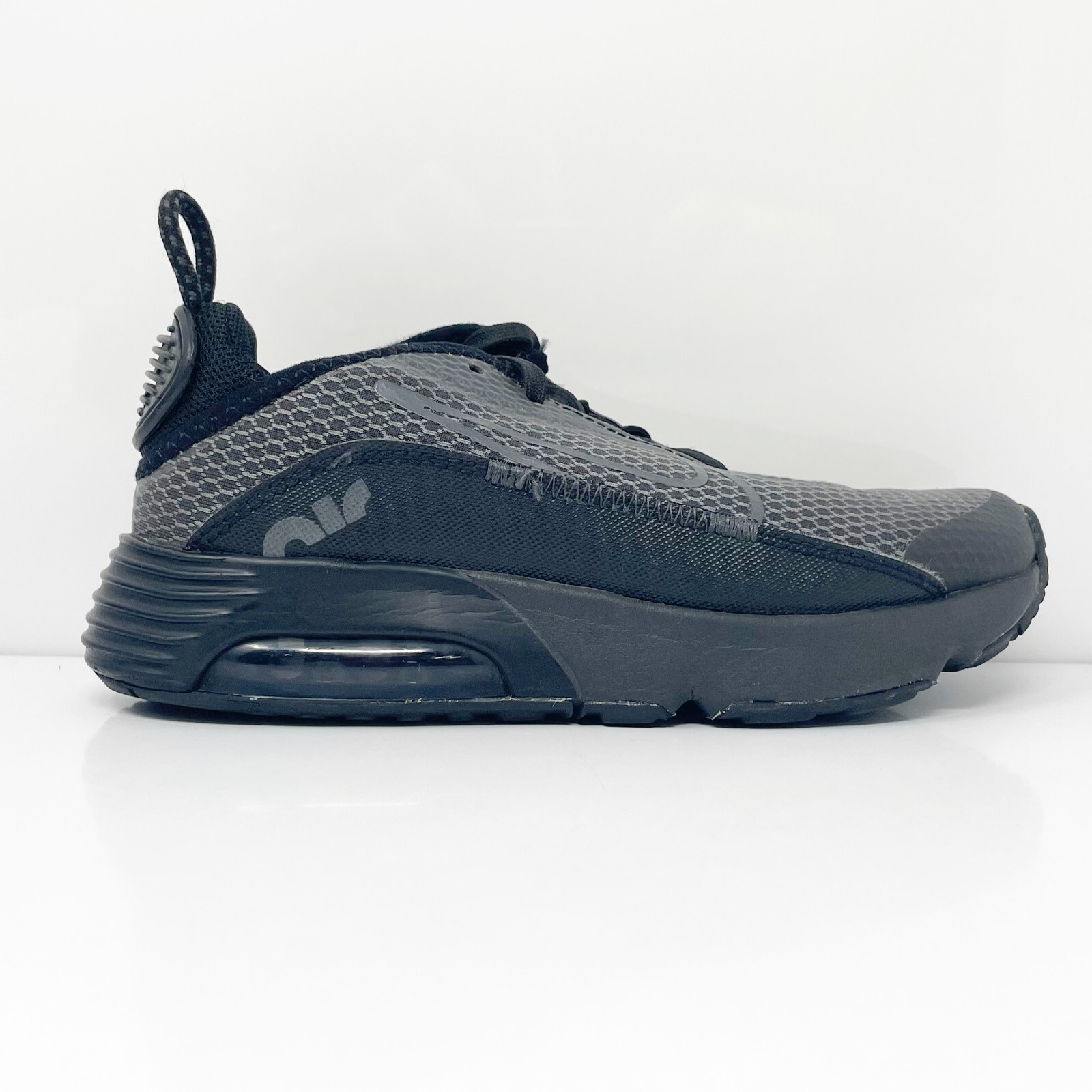 

Nike Boys Air Max 2090 CU2093-001 Серые кроссовки для бега, размер 13 лет, Серый, Air Max 2090