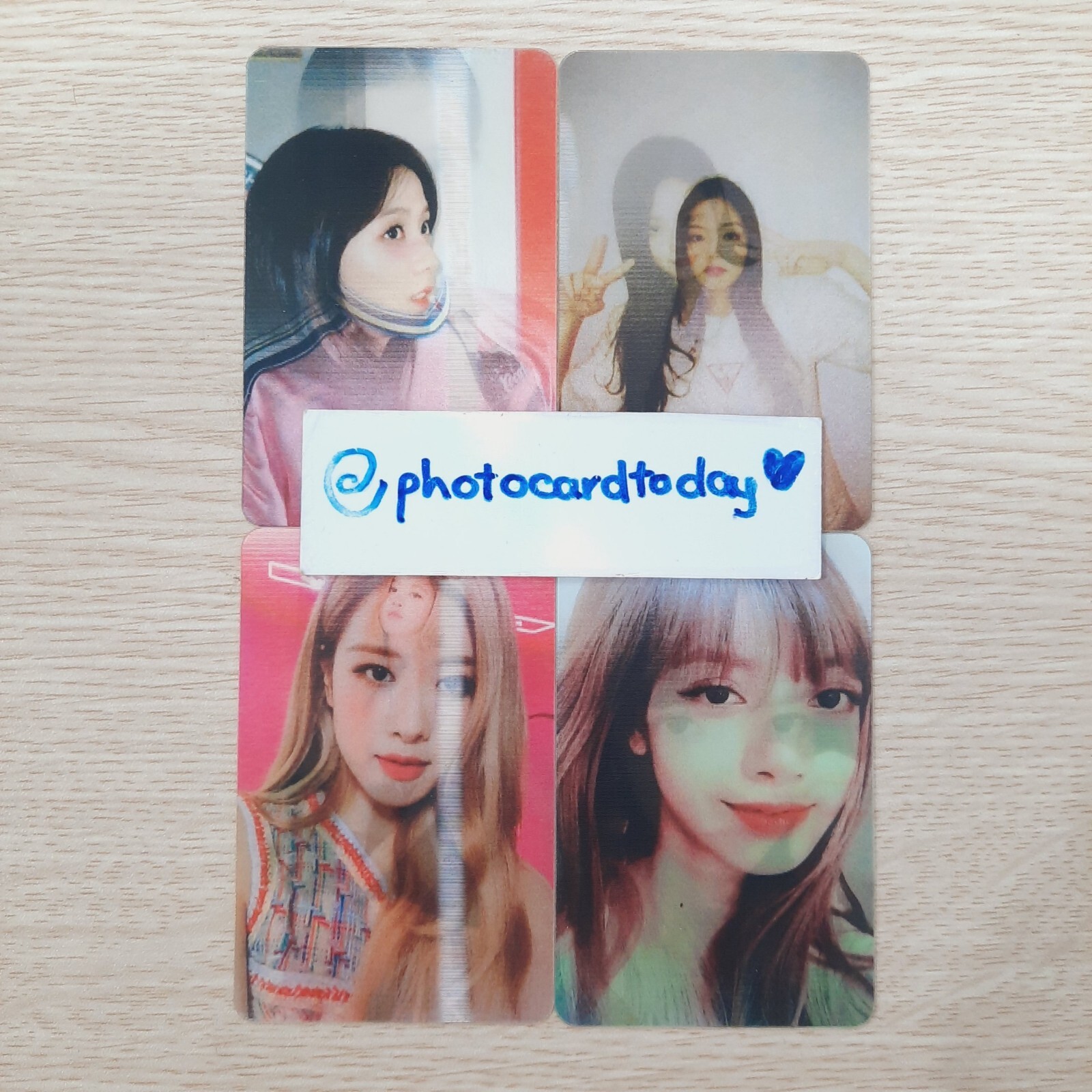 BLACKPINK LIMITED LENTICULAR CONCERT 2018 OFFICIAL PHOTOCARD BLACKPINK LIMITED LENTICULAR CONCERT 2018 OFFICIAL PHOTOCARD