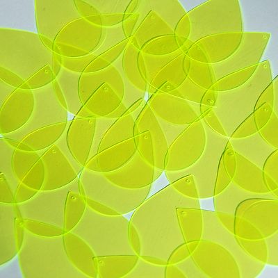 Teardrop Vinyl Shape 1.5'' Yellow Go Go Fluorescent Edge Glow