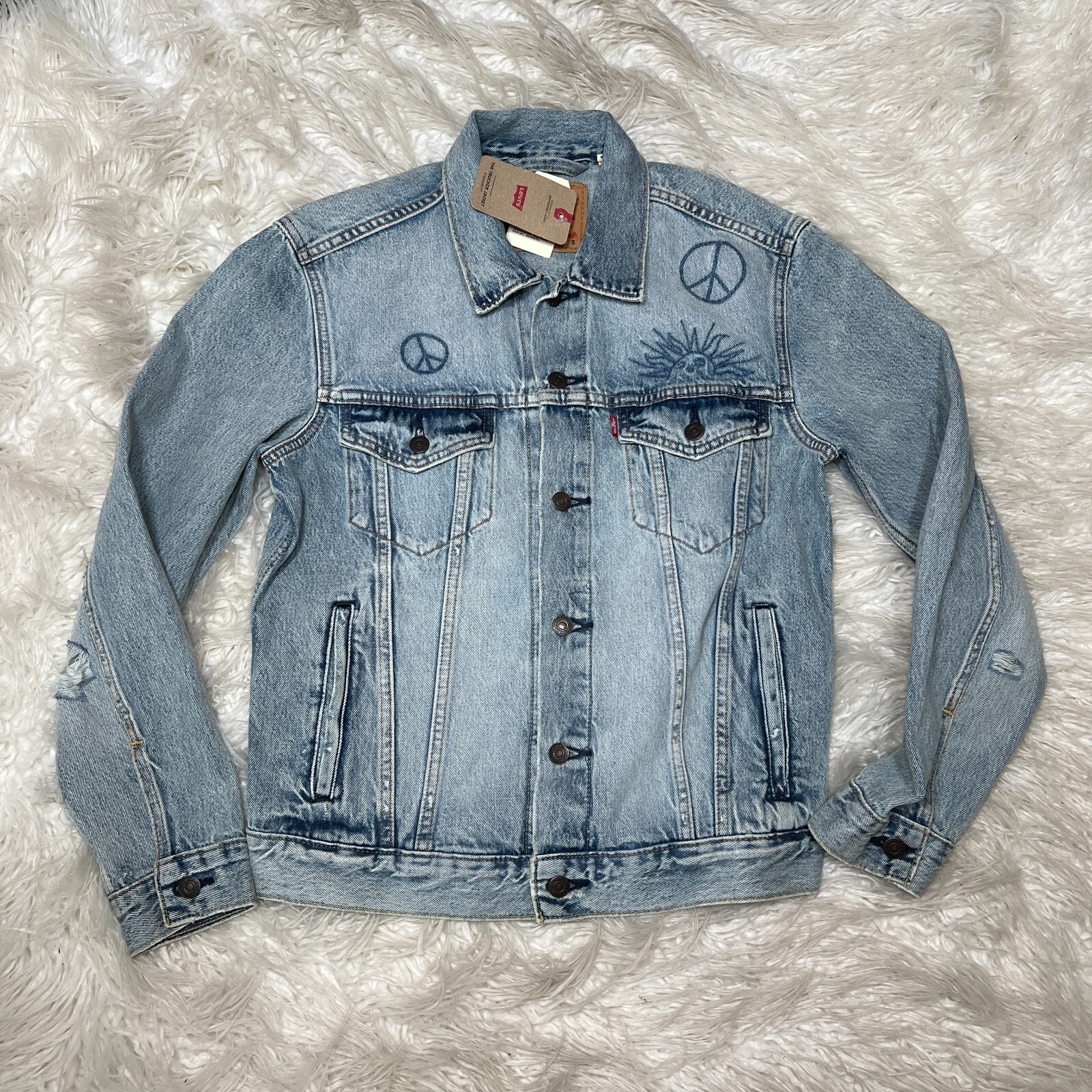 LEVIS TRUCKER JEAN JACKET DISTRESSED PEACE & SUN SYMBOLS LEVIS TRUCKER JEAN JACKET DISTRESSED PEACE & SUN SYMBOLS
