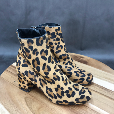Ankle boots leo print clearance