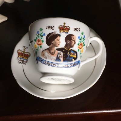 Vintage Coffee Cup And Saucer ￼The Queens Silver Jubilee 1952-1977