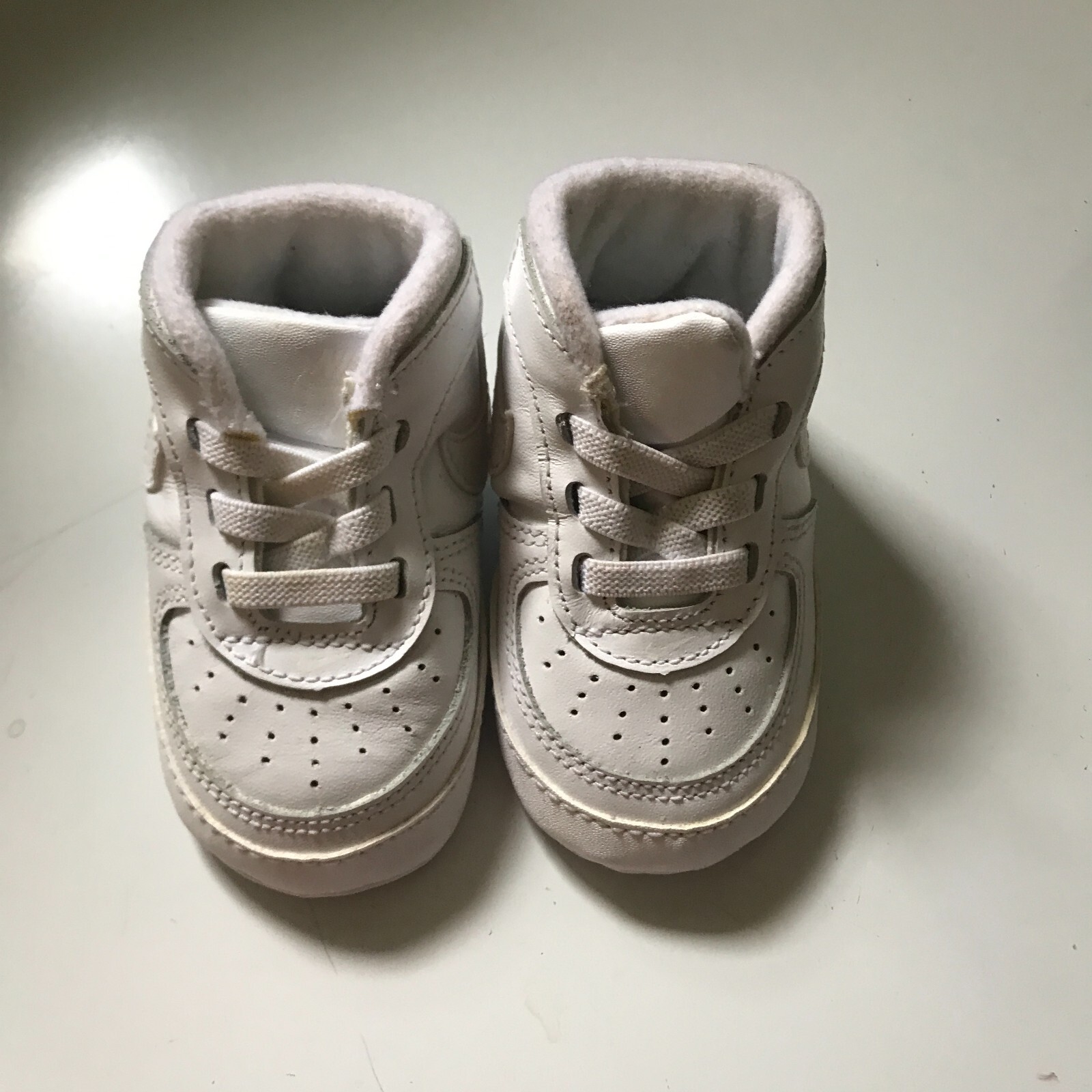 white nike crib shoes