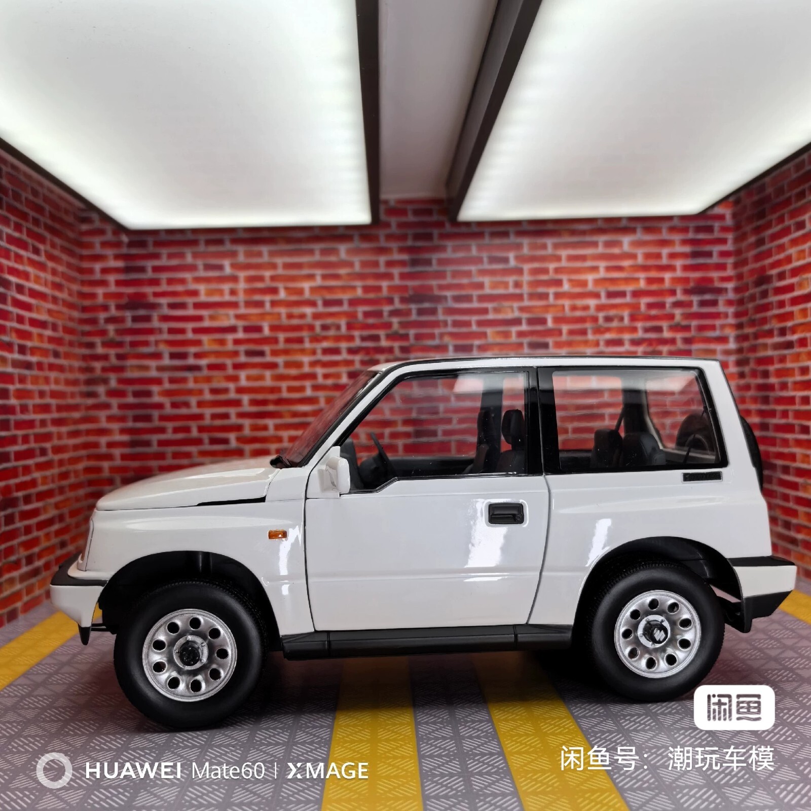 701-018 スズキ 1/18 SUZUKI Vitara ダークグリーン 1/18 Scale SUZUKI Vitara Dark Green Diecast Car Model Toy