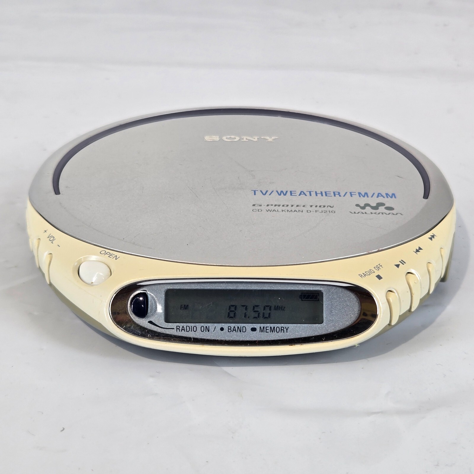 SONY Portable CD player ウォークマン Sony Walkman - ESP MAX Portable CD Player - Silver (D-E220