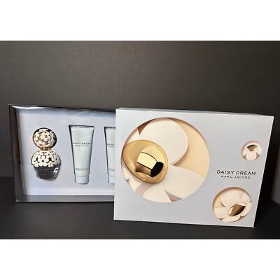 Marc Jacobs Daisy Dream 3 Piece Gift Set Eau de Toilette Spray 1.7 oz/ Body Loti