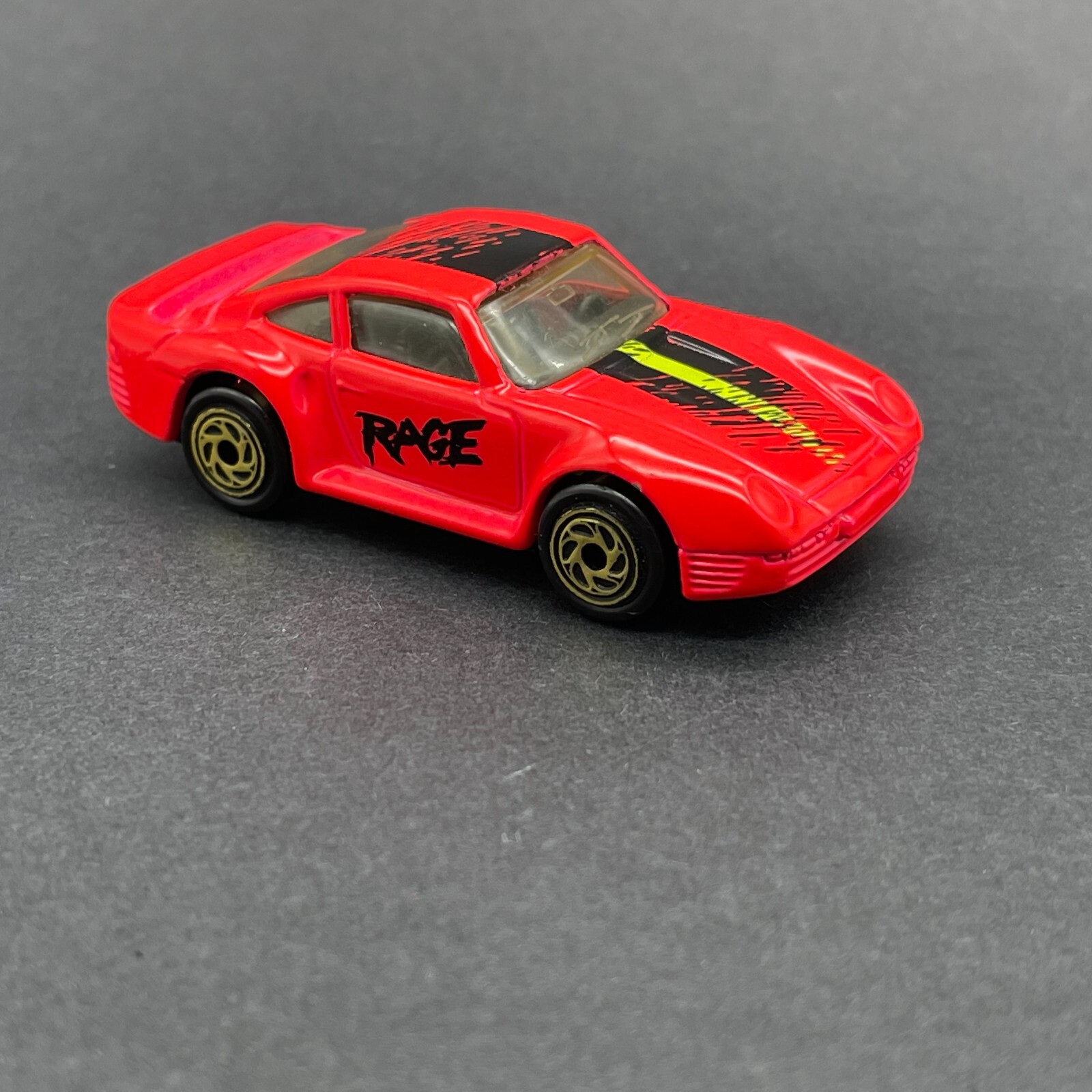 Matchbox Rage Porsche 959 Sports Car Pink Diecast 1/58 Scale