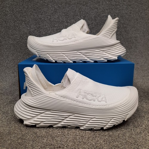 【Hoka One One】 Restore TC slip-onスニーカー HOKA's Restore TC Slip-On Shoe Delivers Comfort & Style