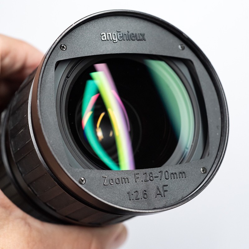 Angénieux 28-70mm f/2.6 af minolta / sony alpha à Althen Des Paluds