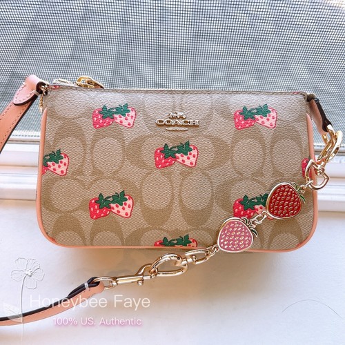 日本未入荷 Coach Nolita 19 フルーツ柄 NWT Coach Nolita 19 In Signature Canvas With Floral Print