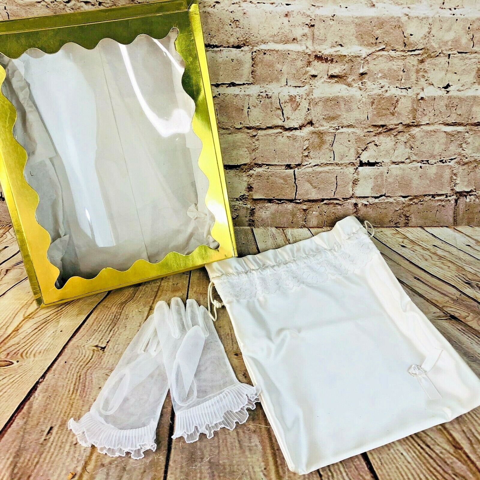 Vintage wedding bridal white gloves & bag (shoe)?  something old gold gift box