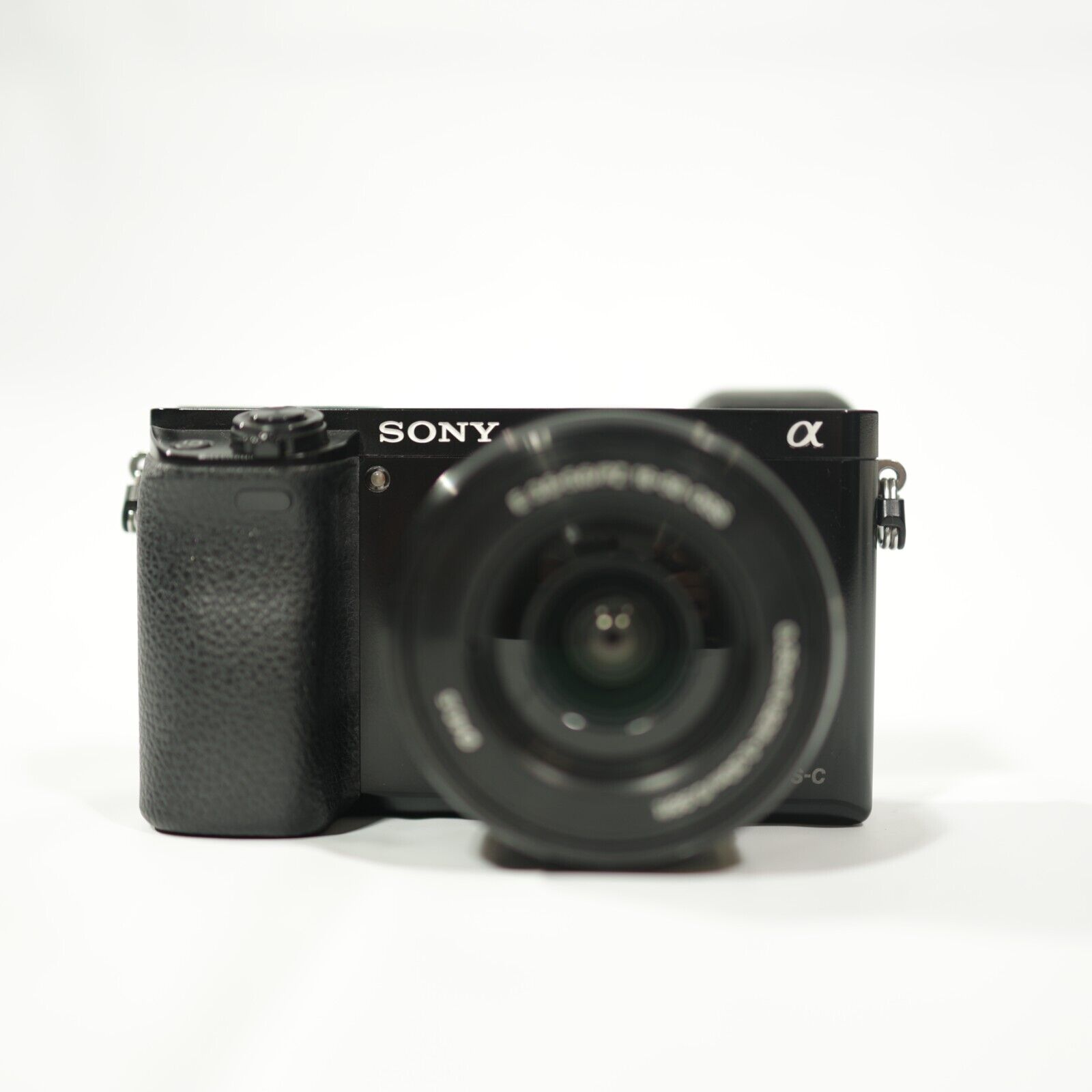 Sony Alpha α6000 Kit with E PZ 16-50mm & 55-210mm Sony Alpha α6000 Kit with E PZ 16-50mm & 55-210mm