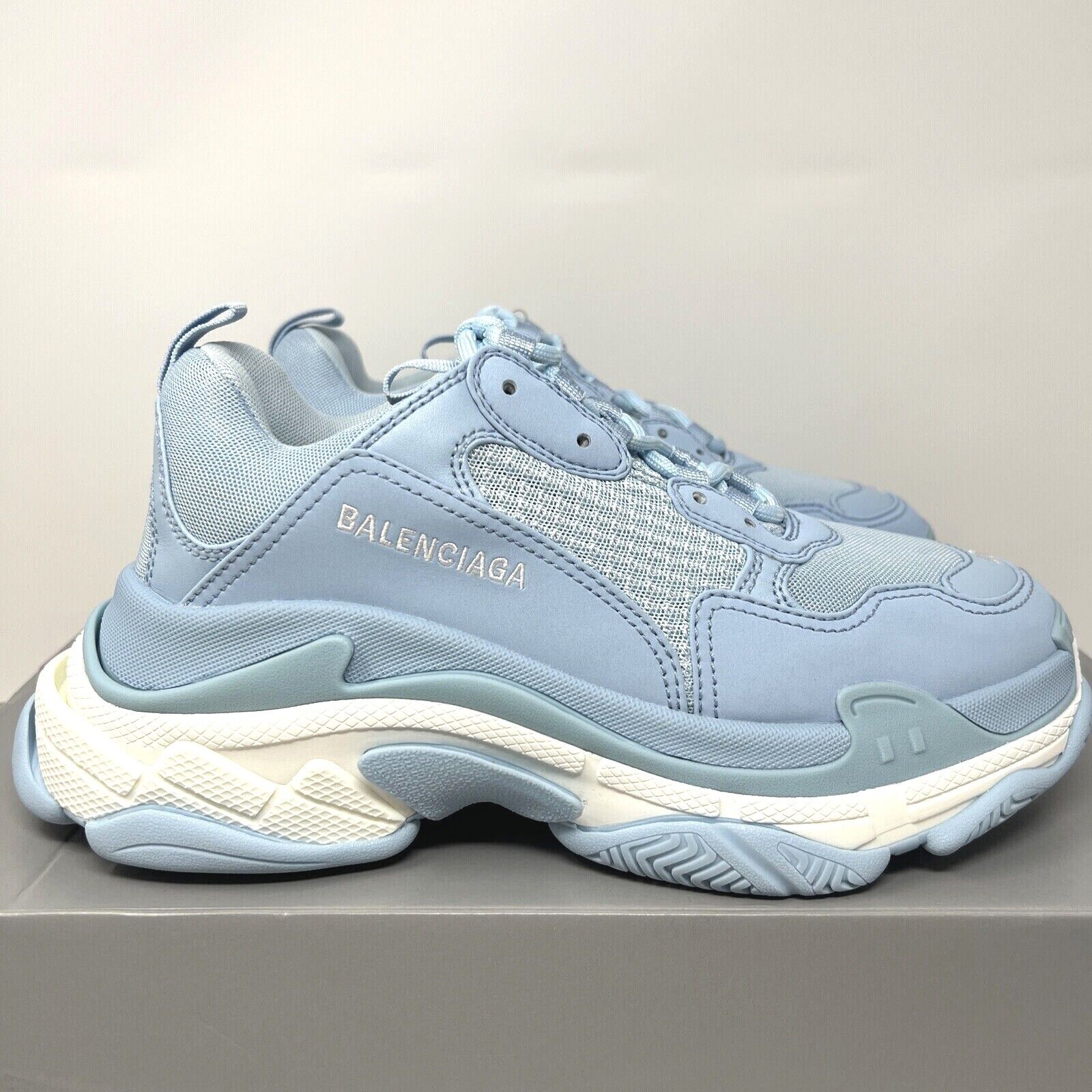 Balenciaga Triple S Men's Sneakers Size 40 EU / 7 US Light Balenciaga Triple S Men's Sneakers Size 40 EU / 7 US Light