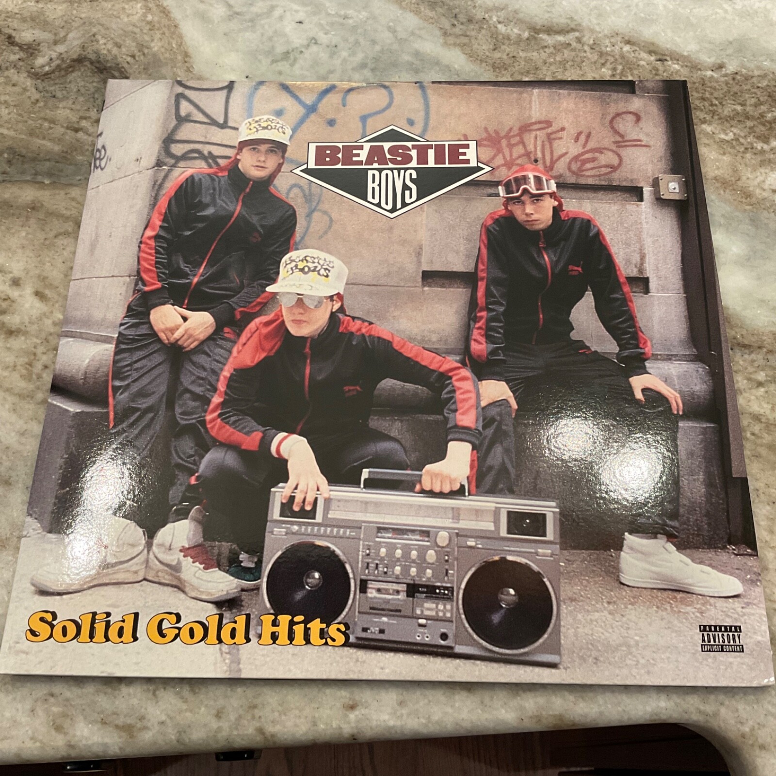 英2LP Beastie Boys Solid Gold Hits C1094634466714 Capitol Records /00660 BEASTIE BOYS SOLID GOLD HITS 2LP 2005 CAPITOL M/M Gatefold