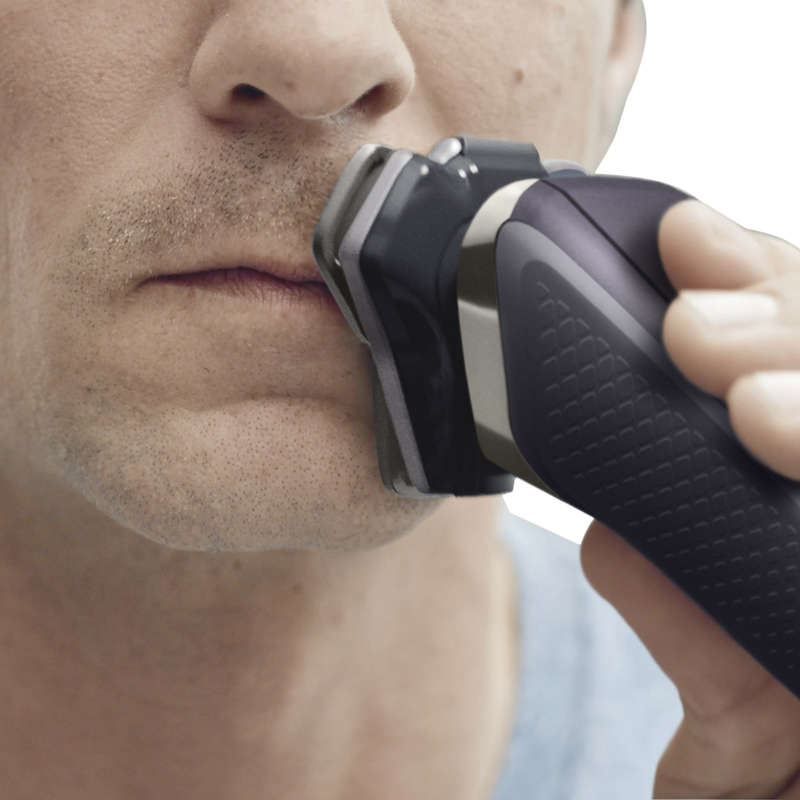 Norelco Shaver 9600 with Senseiq Tech and Beard Styler