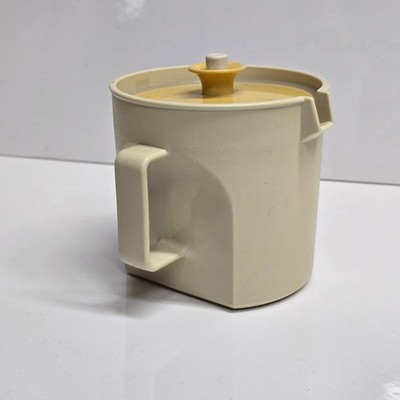 Tupperware 1415 Vintage 2 Cup Pitcher Creamer Harvest Gold Lid Almond Cream