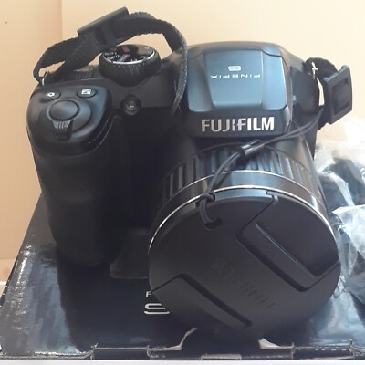 FUJIFILM FinePix S4800 Digital Camera