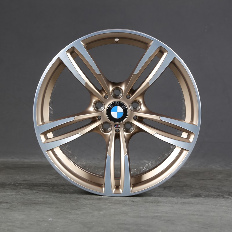 ［美品］BMW 純正 19インチホイール F80 F82 F87 M3 M4M2 美品］BMW 純正 19インチホイール F80 F82 F87 M3 M4M2 - メルカリ