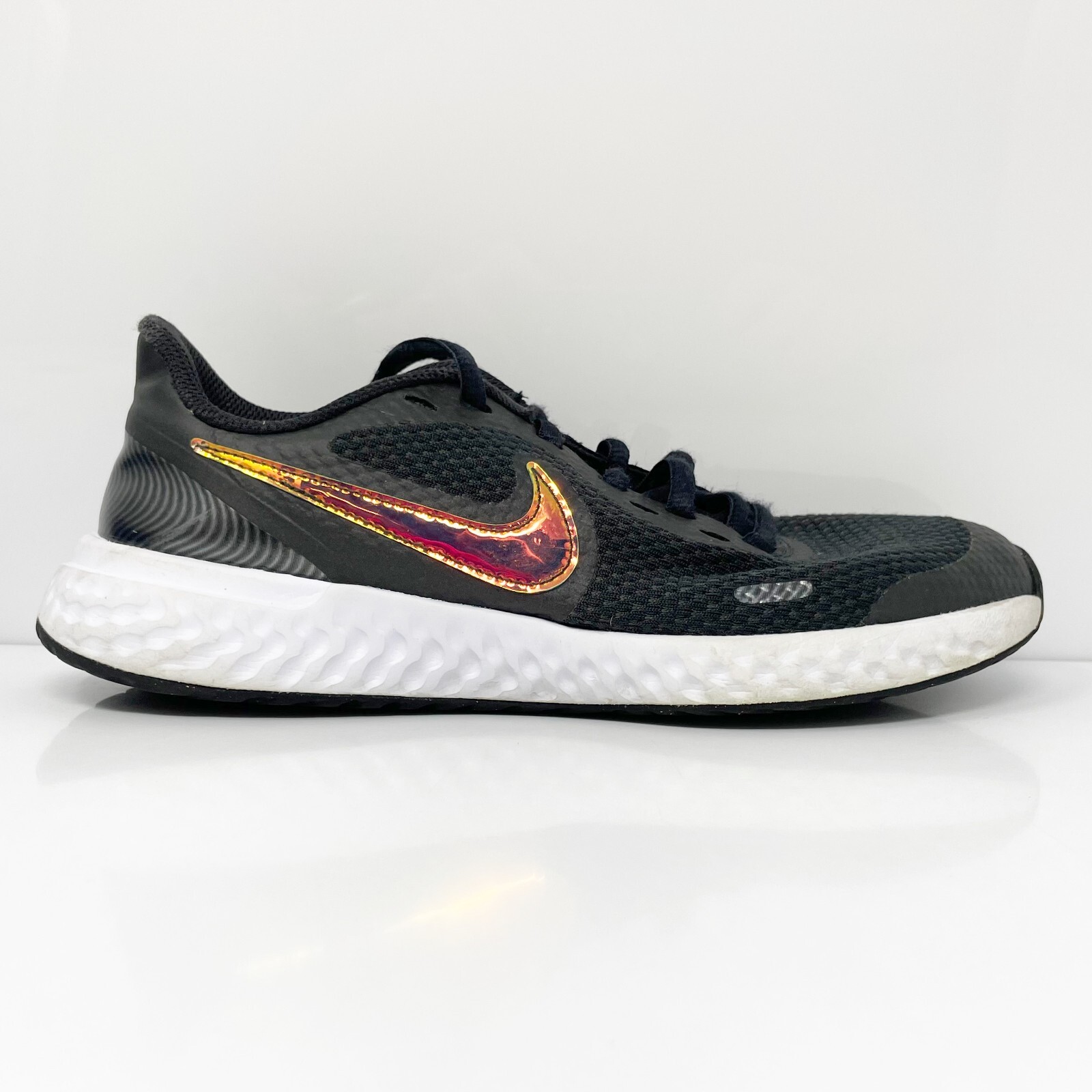 

Nike Boys Revolution 5 CW3263-001 Черные кроссовки для бега Размер 4Y, Черный, Revolution 5