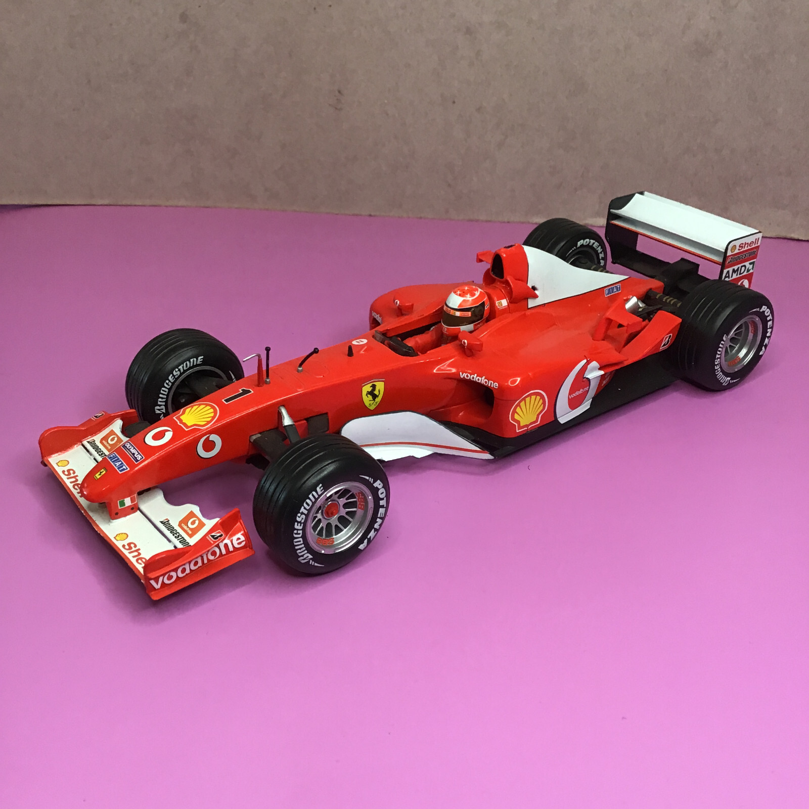 Hot Wheels Ferrari F-2002 1:18 F1 Michael Schumacher Hot Wheels Ferrari F-2002 1:18 F1 Michael Schumacher