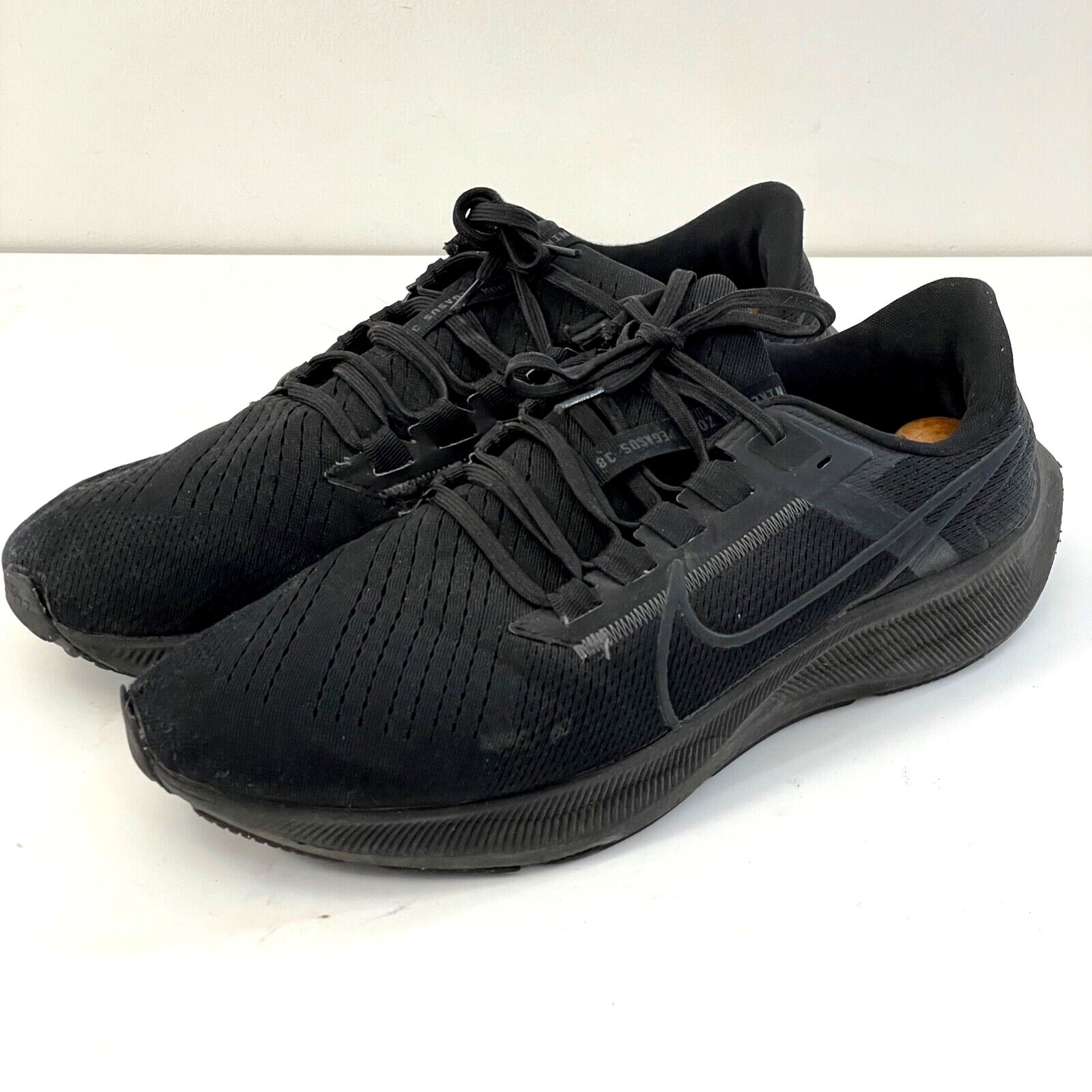 nike pegasus 38 triple black