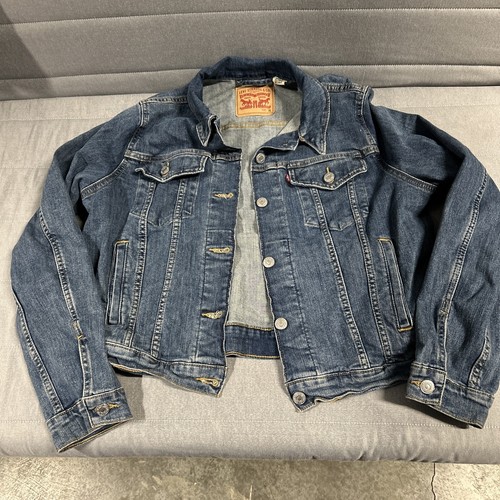 Vintage Levi Strauss Classic Trucker Blue Denim Jacket