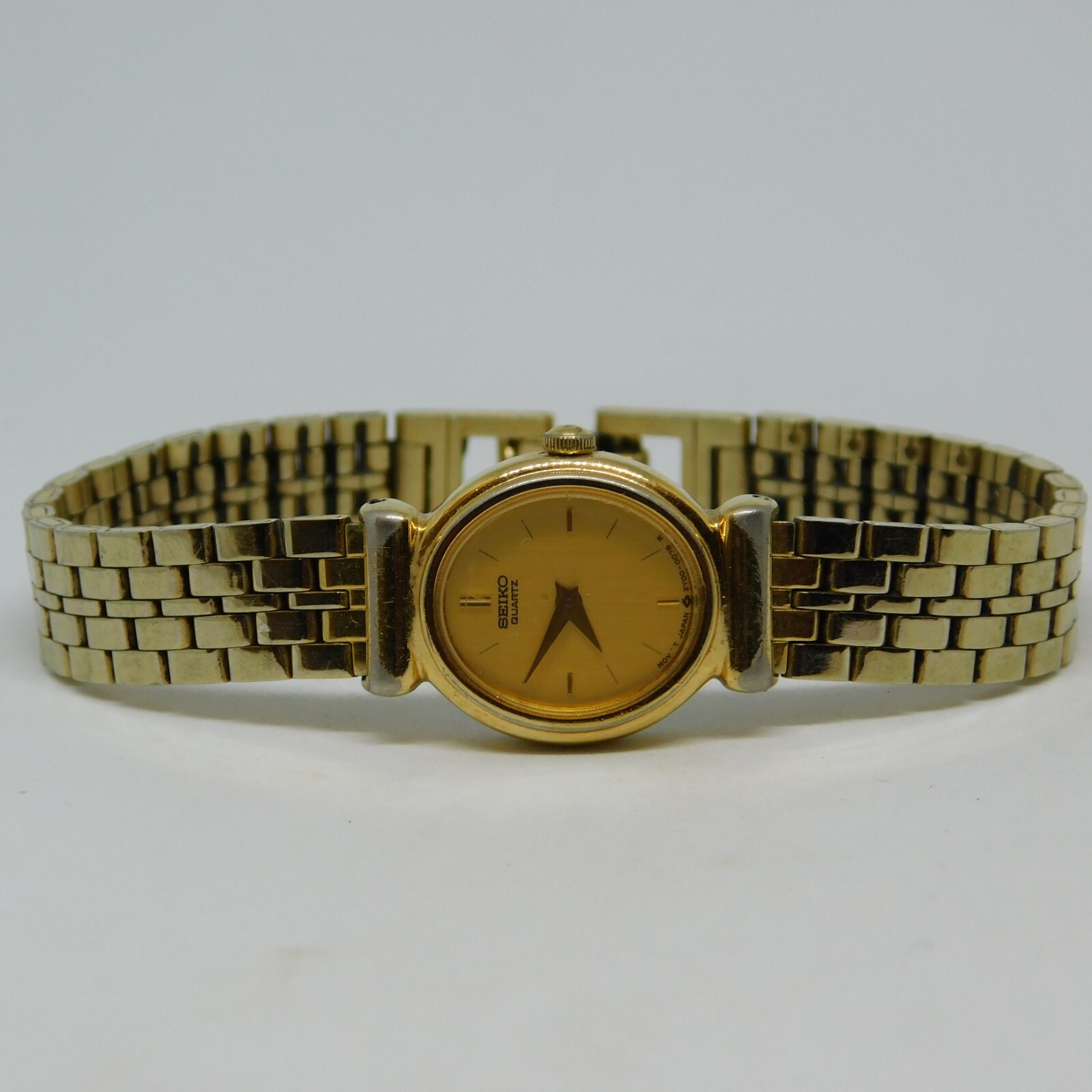 Seiko レディース ゴールド 時計 SEIKO 2Y00-5B59 Gold Tone Quartz Analog Women's Watch Sz. 6
