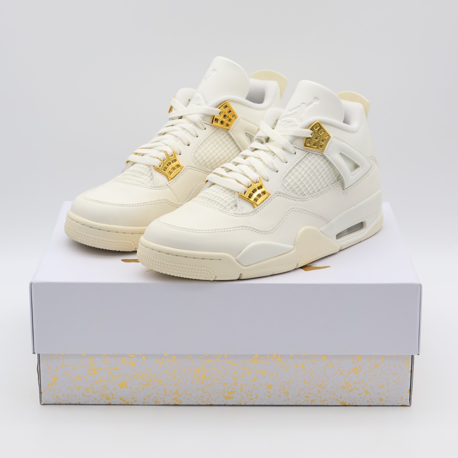 AQ9129-170 Nike Air Jordan 4 Retro White Metallic Gold Sail AQ9129-170 Nike Air Jordan 4 Retro White Metallic Gold Sail