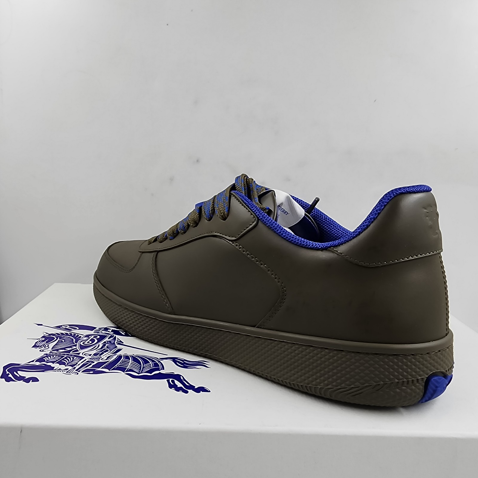 Burberry Terrace Low Top Sneakers Men's 42.5/9.5US Loch Round Toe Lace Closure - Picture 13 of 18