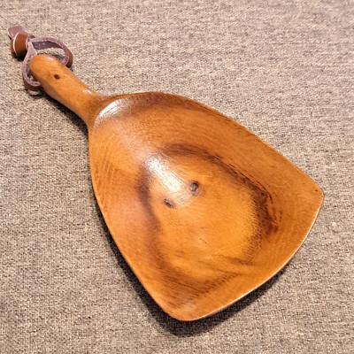 BEAUTIFUL WOODEN SCOOP 6'' LONG X 3'' WIDE, NEW, FROM TEN THOUSAND VILLAGES