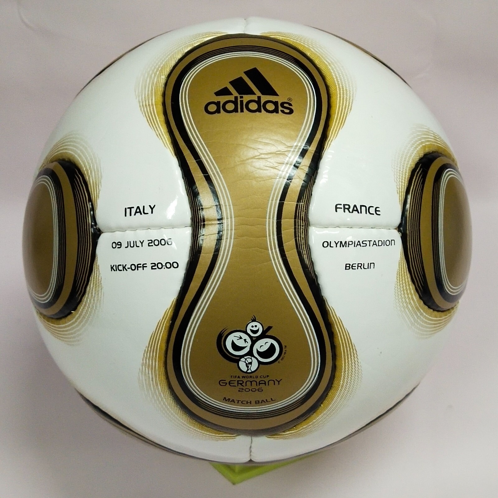 ADIDAS TEAMGEIST FIFA WORLD CUP 2006 GERMANY FINAL SOCCER