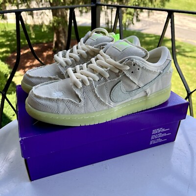 Nike Dunk Low SB Mummy Sneakers Men's 9 2021 Halloween Limited DM0774 111