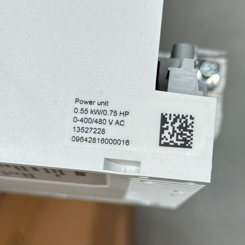 Lenze I5DAE155F10V10000S 13527228 0.55kW/0.75HP Inverter — 6