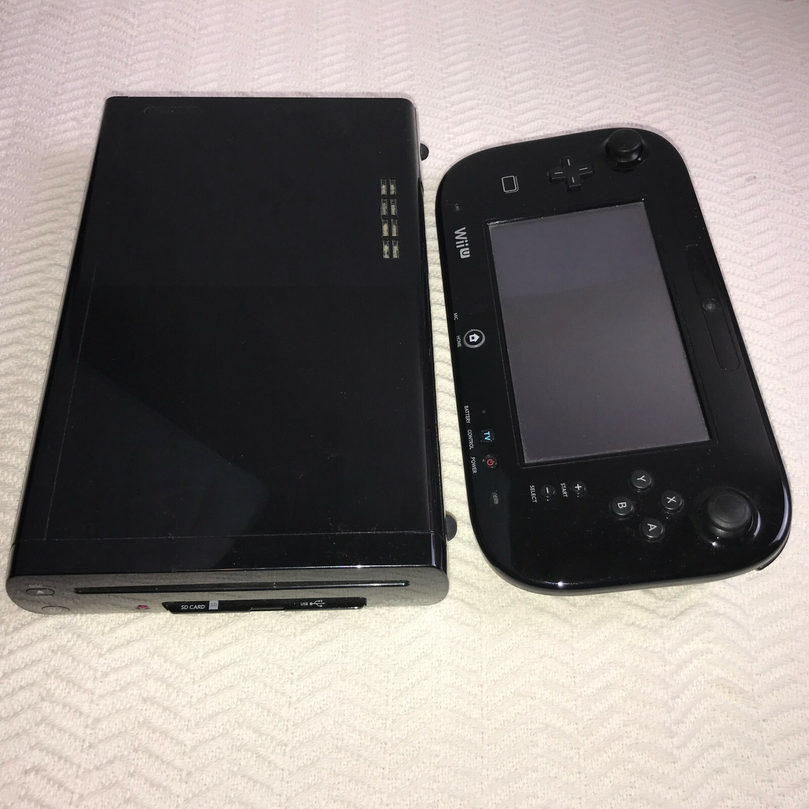 Nintendo Wii U Deluxe 32GB Black Console 7 Games Zelda Super Smash Bros Yoshi