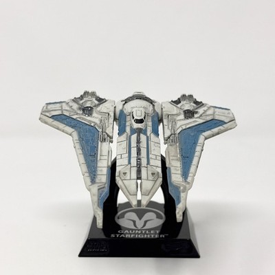 Hot Wheels Star Wars Gauntlet Starfighter Die Cast Ship w Display Stand
