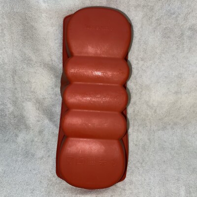 TUPPERWARE SILICONE LOAF PAN