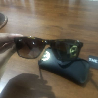 Foto dell'oggetto di un acquirente verificato