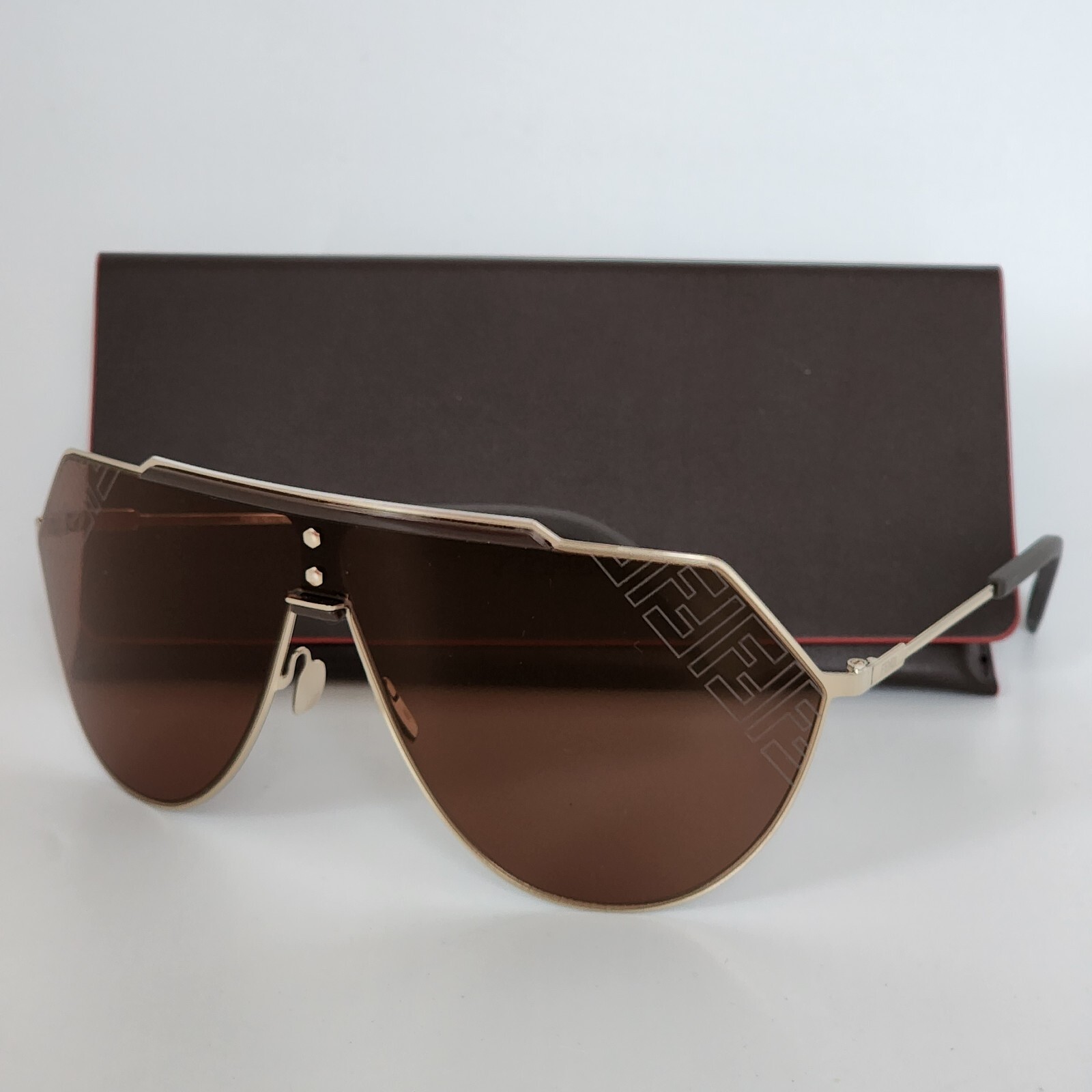 Pre-owned Fendi Eyeline Ffm0075s 0j5g Brown Gold Print Mirror Shield Sunglasses In J5gvp