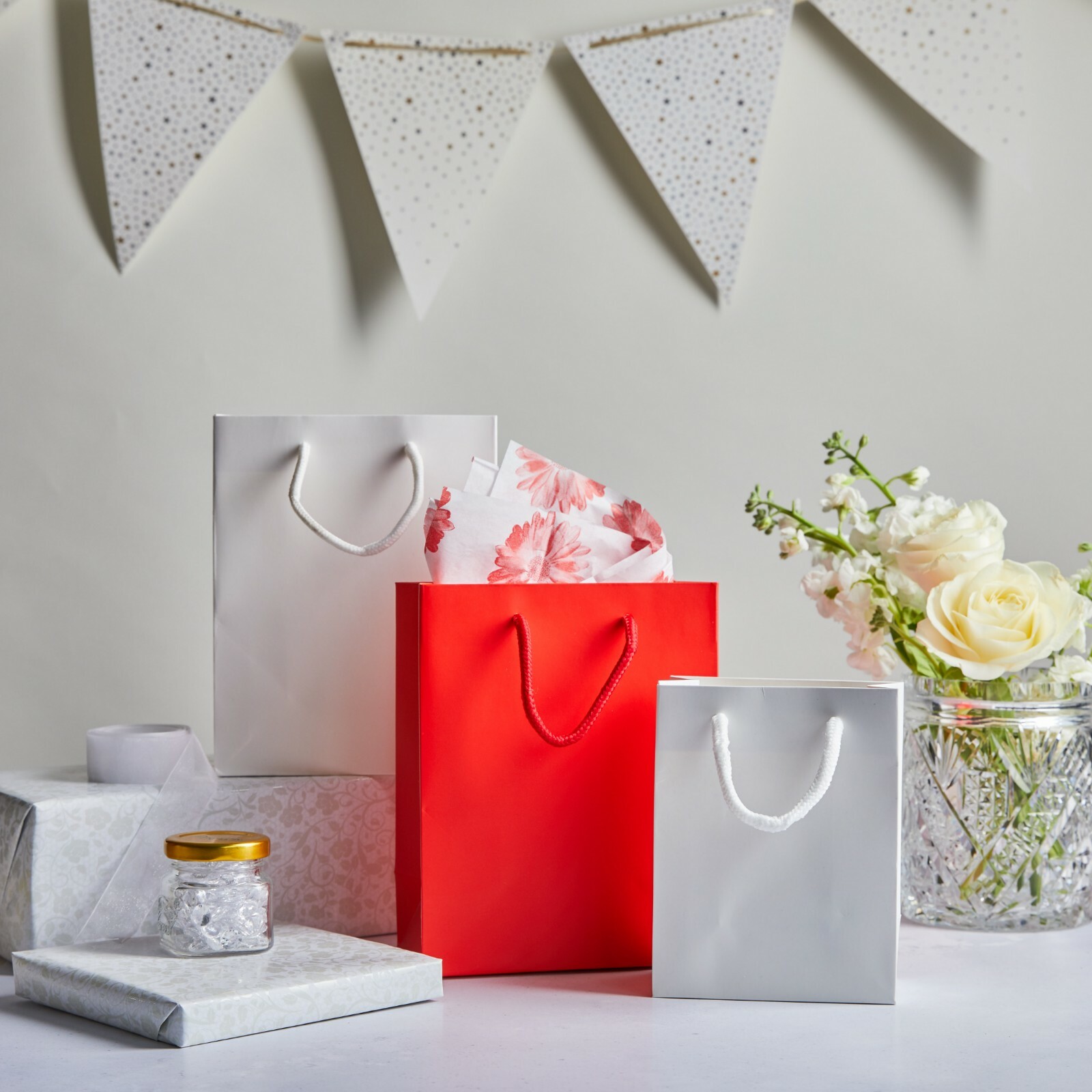 5 WHITE MATT BOUTIQUE PAPER CARRIER BAGS WITH ROPE HANDLES (MED WIDE) 35CM WIDE eBay