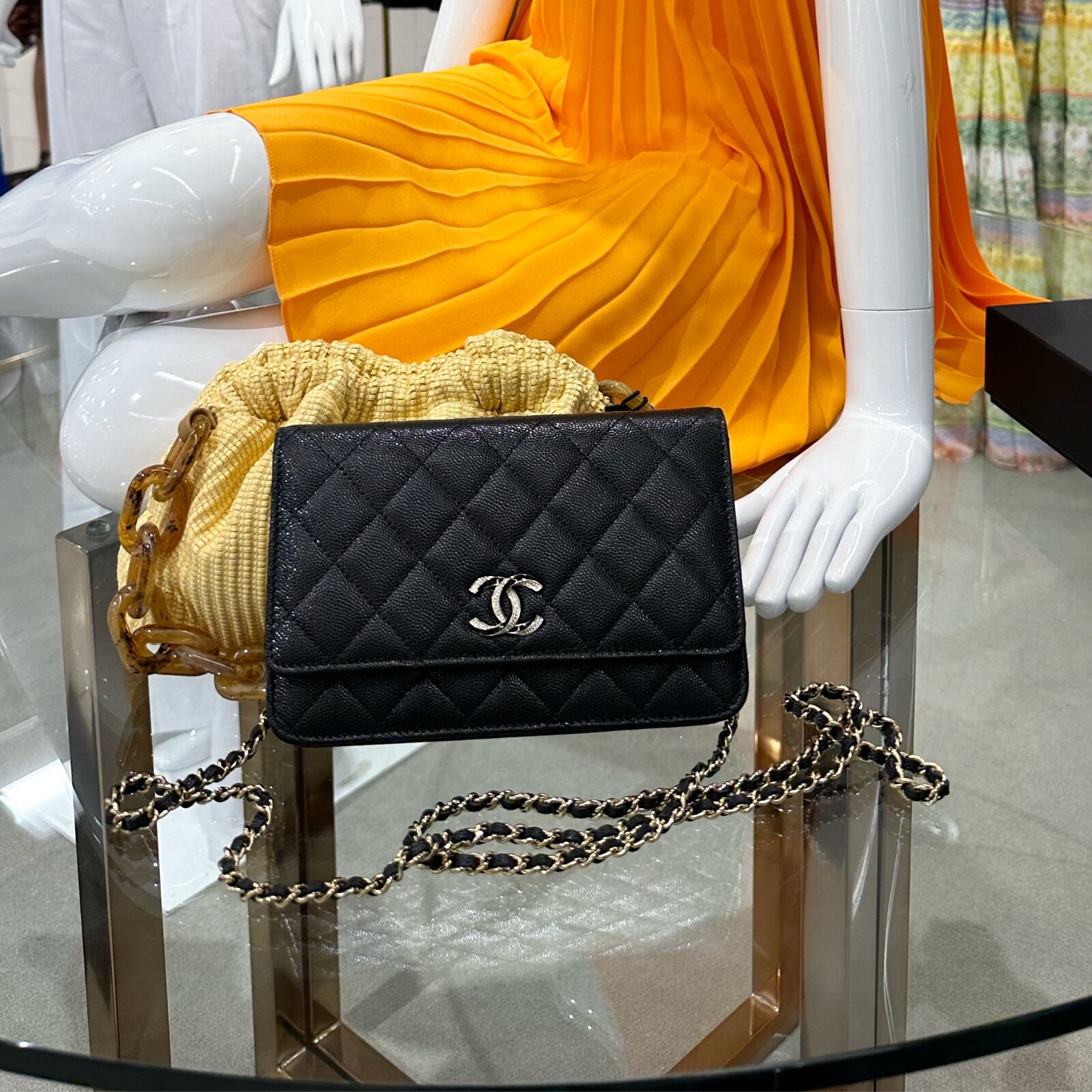 追跡【VINTAGE】Chanel AP2611 Yellow Caviar Skin Crossbody Vintage 90's CHANEL MAXI Jumbo CC Turnlock Yellow Linen